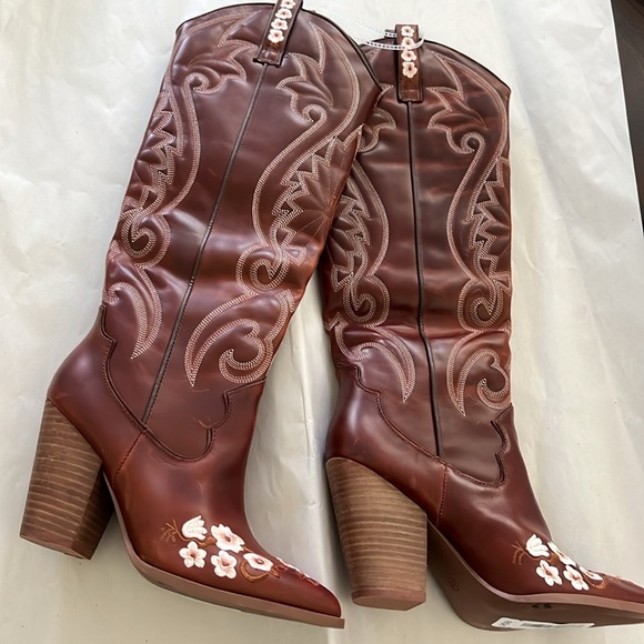 Steve Madden Lashes Leather Flower Detail Tall Western Boots - Picture 8 of 13